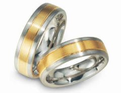 Vigselring Flemming Uziel Vogue, 21147/6 i silver med 18 k guldinlägg.