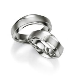 Vigselring Breuning 080170/080180 i silver med diamant.