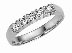 Vigselring Schalins Mountain, Rocky med 0,25 ct. diamant i 18 k vitguld.